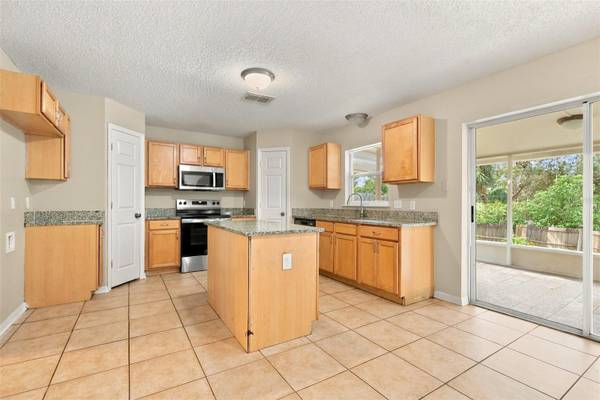 2228 SANDRIDGE CIR, Eustis, FL 32726