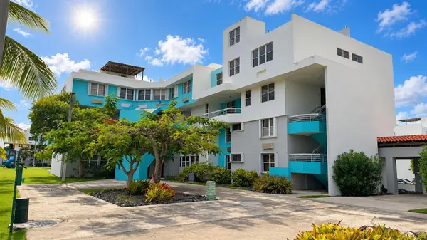 AVE. CHALETS COND. CHALETS DE LA PLAYA #APT. 132, Vega Baja, PR 00693
