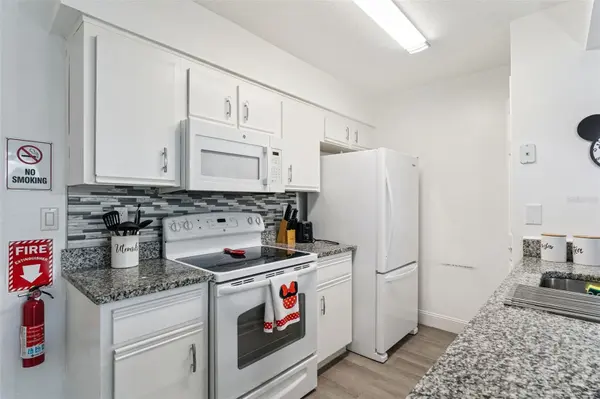 5017 LAGUNA BAY CIR #100, Kissimmee, FL 34746