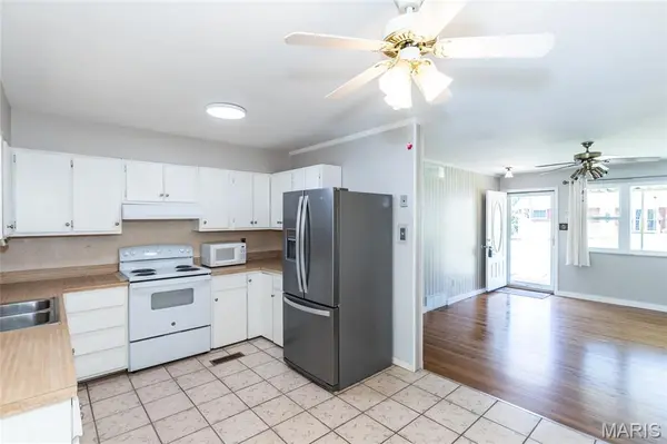 2912 Raw Wind DR, High Ridge, MO 63049