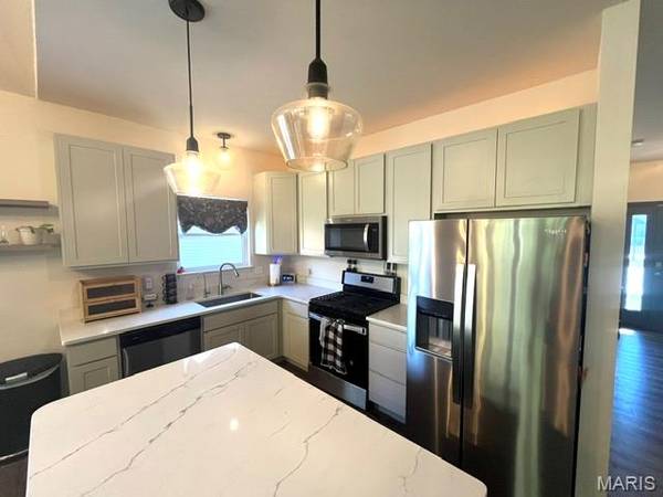 1956 Masters DR, Festus, MO 63028