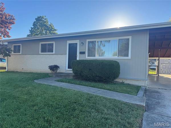 2250 Flight DR, Florissant, MO 63031