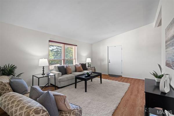 10421 Briarbend Dr. DR #7, St Louis, MO 63146