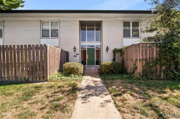 10421 Briarbend Dr. DR #7, St Louis, MO 63146