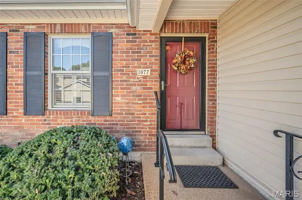 1077 Brooksgate Manor DR, St Louis, MO 63122