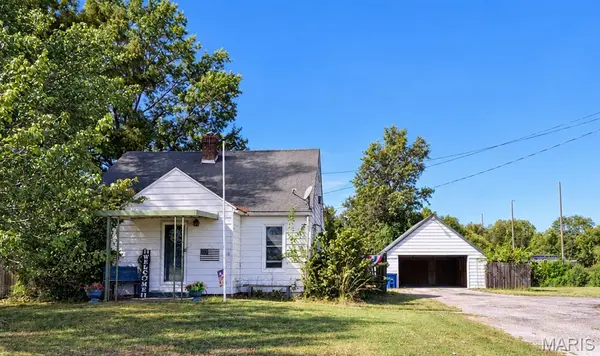 1367 S Washington, Duquoin, IL 62832
