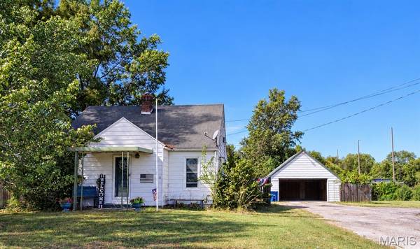 1367 S Washington, Duquoin, IL 62832