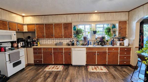 1367 S Washington, Duquoin, IL 62832
