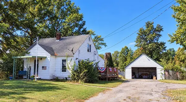 1367 S Washington, Duquoin, IL 62832