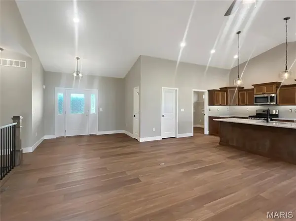 1840 Wellington LN, Maryville, IL 62062