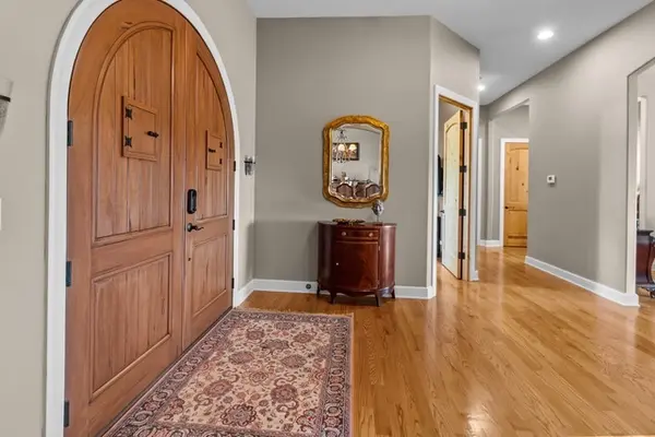 1311 E Longwood DR, Woodstock, IL 60098