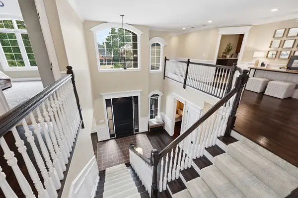439 Pond View LN, Bartlett, IL 60103