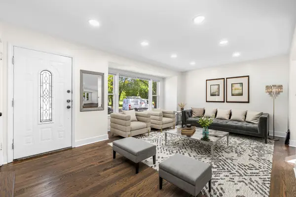 8826 S Jeffery BLVD, Chicago, IL 60617