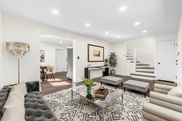 8826 S Jeffery BLVD, Chicago, IL 60617