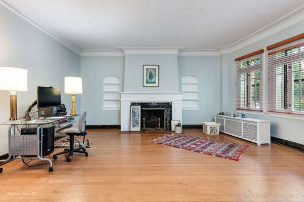 2701 W Farwell AVE, Chicago, IL 60645