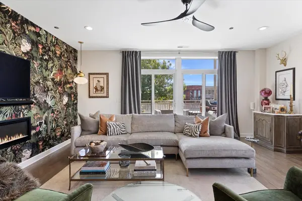 1155 W Armitage AVE #202, Chicago, IL 60614