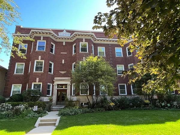 322 S Ridgeland AVE #1, Oak Park, IL 60302