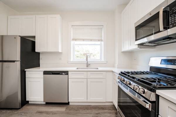 721 Reba PL #3N, Evanston, IL 60202