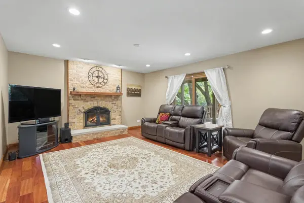 1411 Westwood TRL, Woodstock, IL 60098