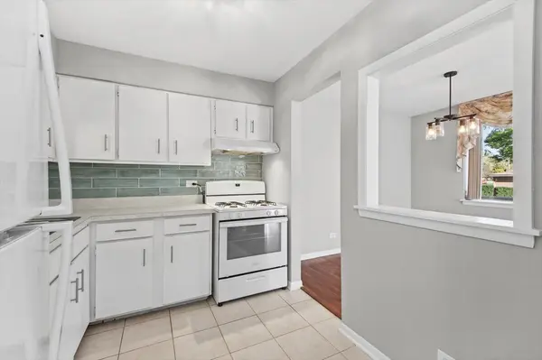 9740 S Pulaski RD #110, Oak Lawn, IL 60453
