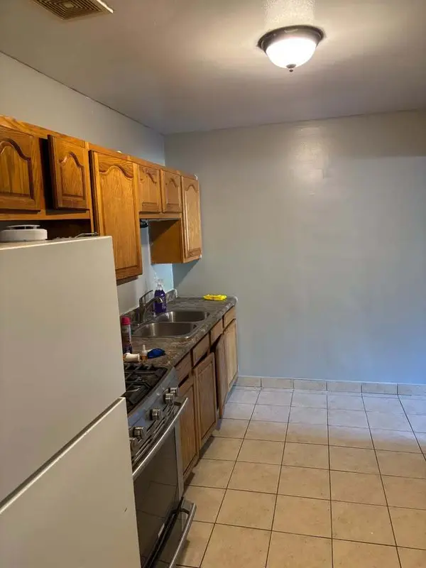 1715 W CHARIOT CT #1B, Mount Prospect, IL 60056