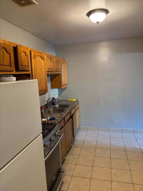 1715 W CHARIOT CT #1B, Mount Prospect, IL 60056