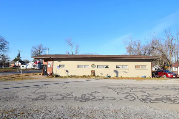 502 W Franklin AVE, Sesser, IL 62884