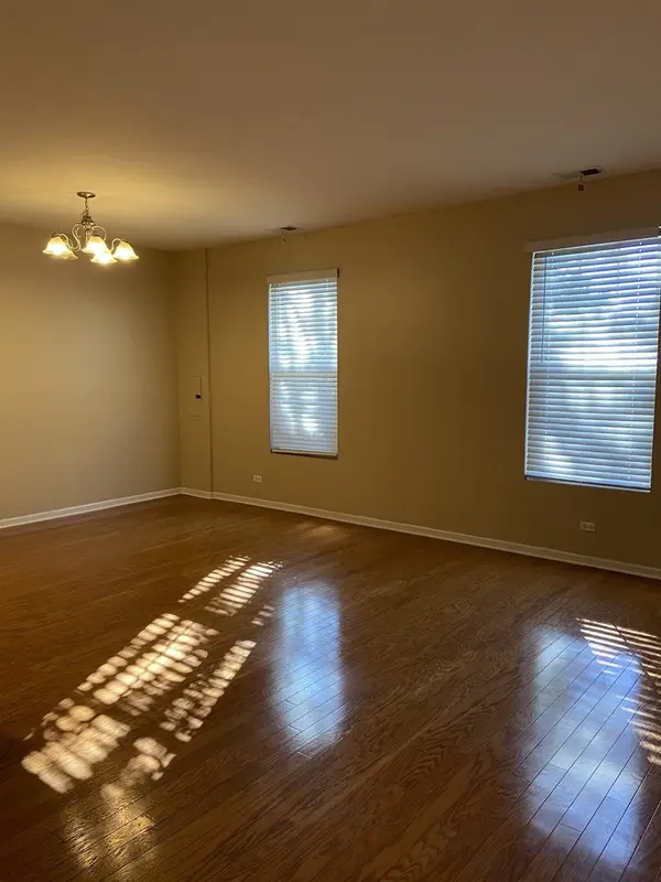 201 Springbrook TRL S, Oswego, IL 60543