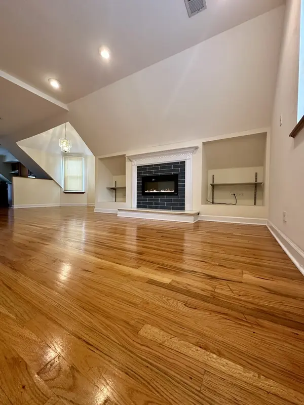 3755 N Christiana AVE #2, Chicago, IL 60618