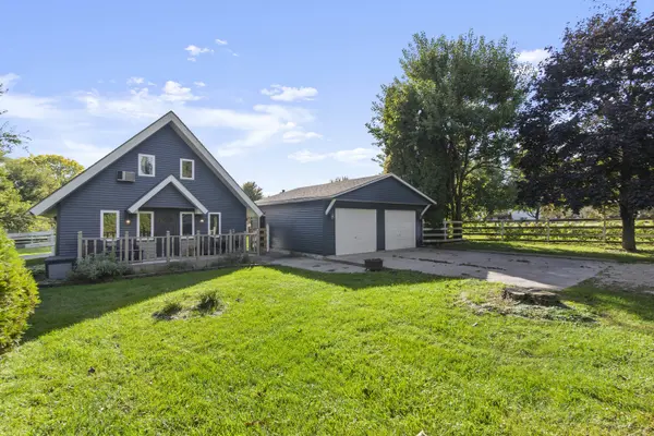 4686 E 2351st RD, Lake Holiday, IL 60552