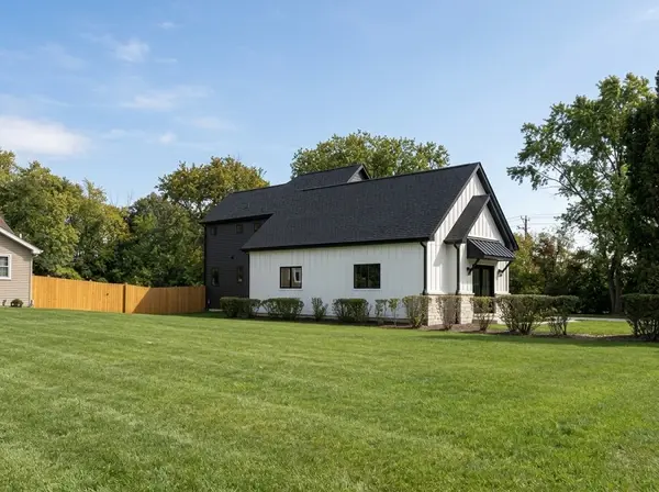 4031 Venard RD, Downers Grove, IL 60515