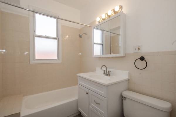 4702 W Fulton ST #2, Chicago, IL 60644