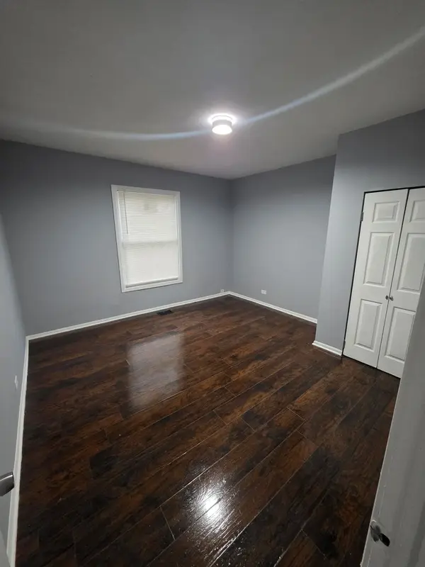 8013 S Marquette AVE, Chicago, IL 60617