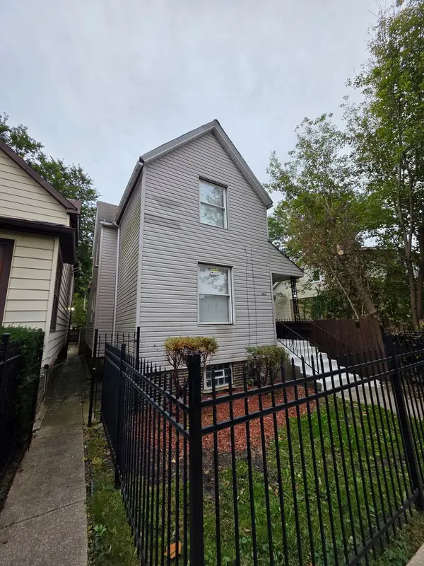 8013 S Marquette AVE, Chicago, IL 60617