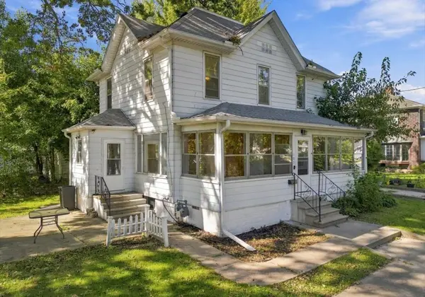 105 9th AVE, Sterling, IL 61081