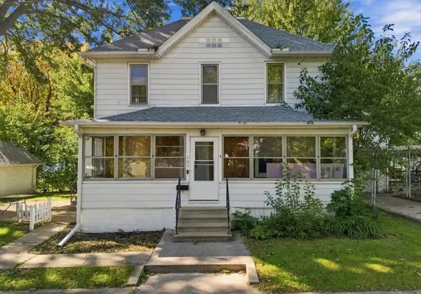 105 9th AVE, Sterling, IL 61081
