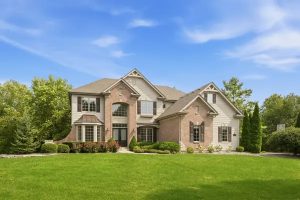 3818 Grand View CT, St. Charles, IL 60175
