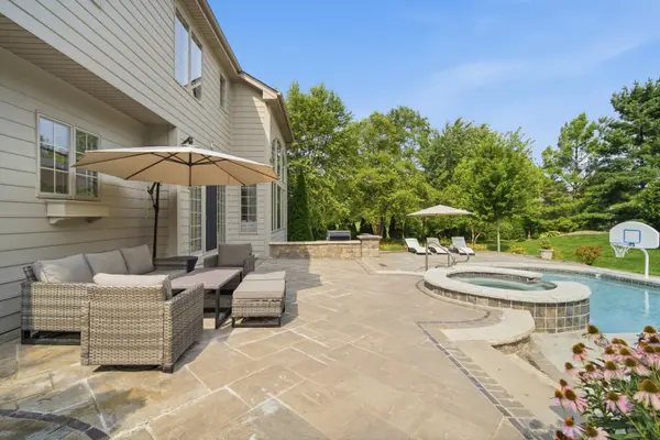 3818 Grand View CT, St. Charles, IL 60175
