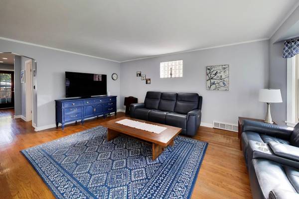 7710 W Peterson AVE, Chicago, IL 60631
