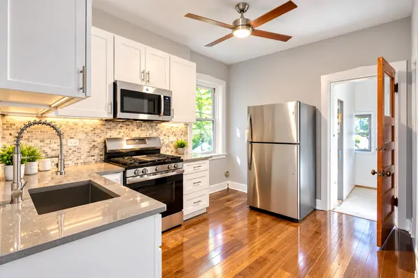 3916 N Kedzie AVE #1, Chicago, IL 60618