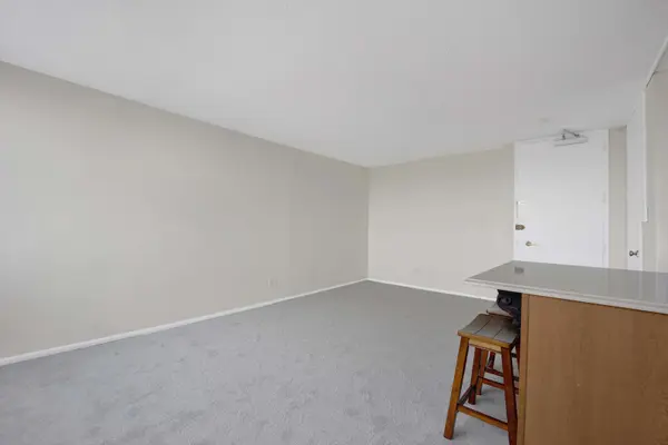 3110 N Sheridan RD #1607, Chicago, IL 60657