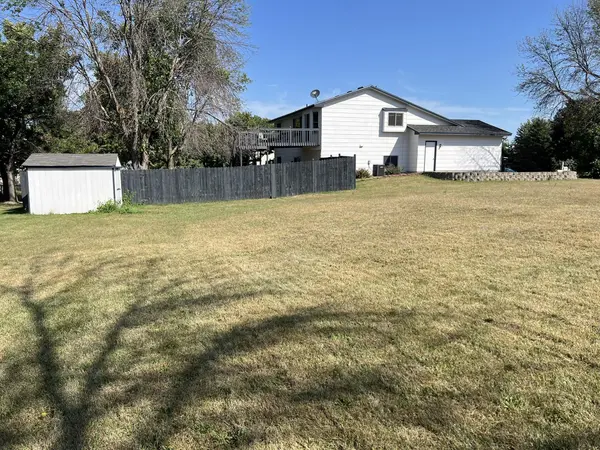 1508 Thistle LN, Shakopee, MN 55379