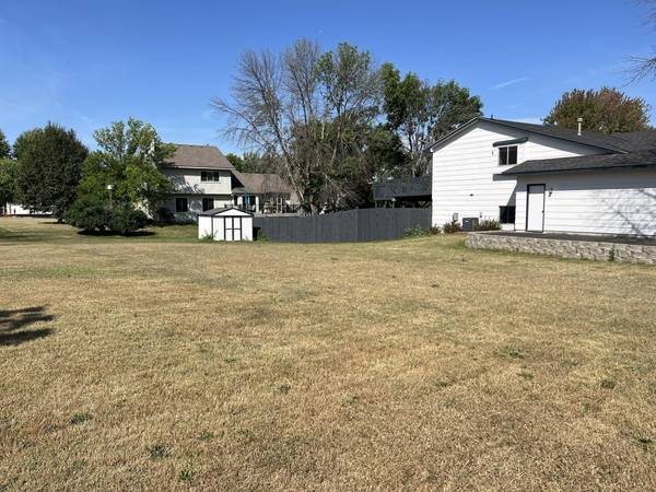 1508 Thistle LN, Shakopee, MN 55379