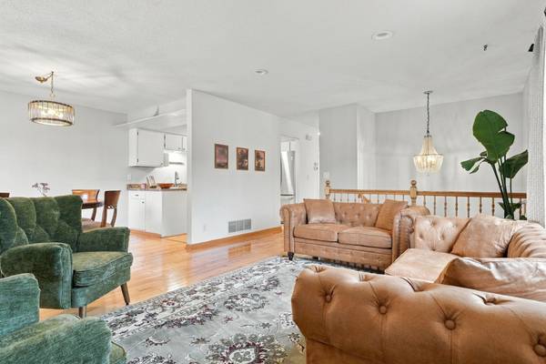 13642 Knox DR, Burnsville, MN 55337