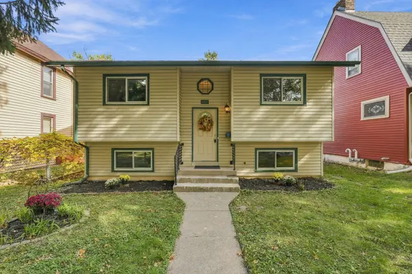 1741 Ames PL, Saint Paul, MN 55106