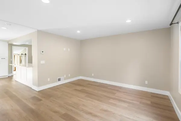 412 E 1st ST, Chaska, MN 55318