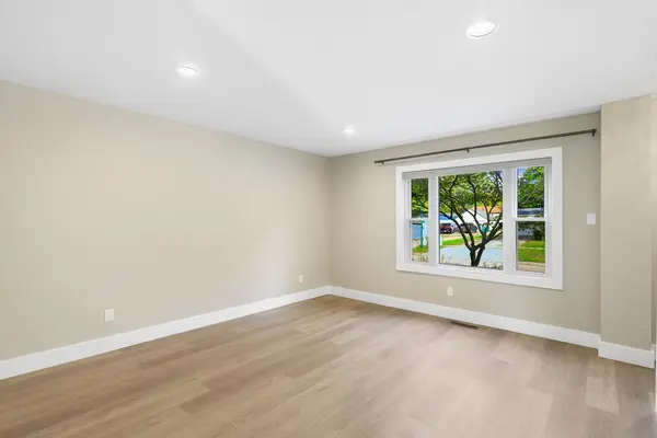412 E 1st ST, Chaska, MN 55318