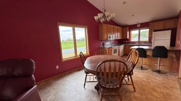 845 Deer CT NE, Montgomery, MN 56069