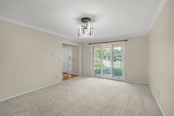 7420 Hyde Park CIR, Edina, MN 55439