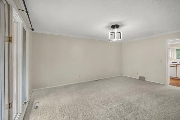 7420 Hyde Park CIR, Edina, MN 55439